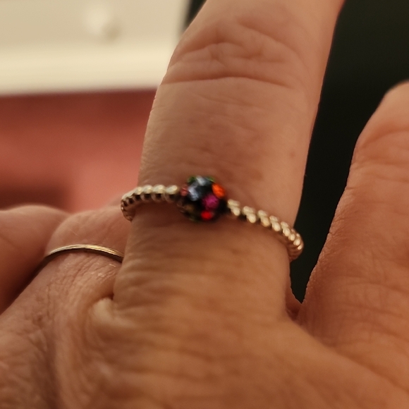 Source Unknown Silver and Red Gemstone Ring - Picture 1 of 1